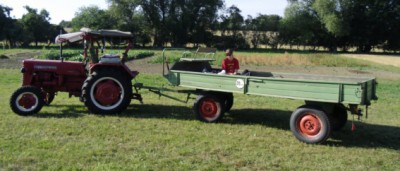 Resi un der trecker.jpeg